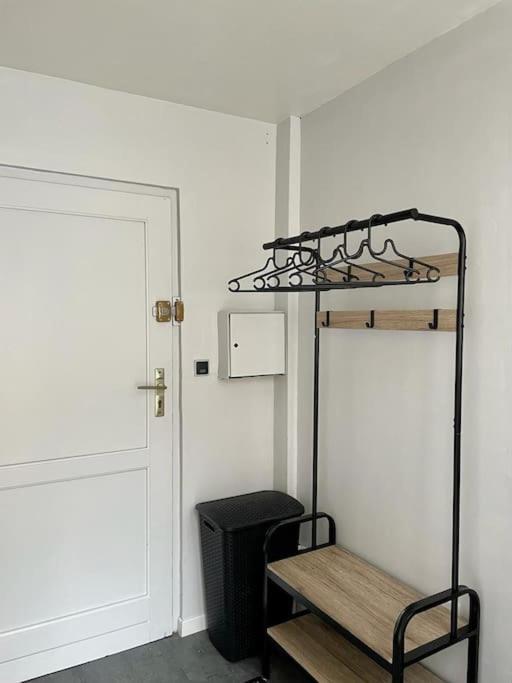 Le Studio Du Port Châteauneuf-sur-Loire Екстериор снимка